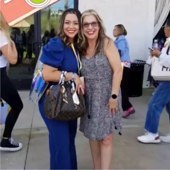 LIVE Beach Brands & more 4:32 am EST COME SAVE THE SHOW - Picture 6 of 10